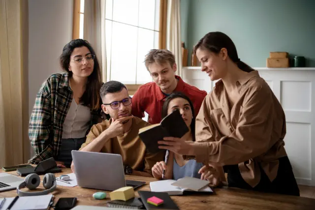 ¿Harto de la Gramática? Descubre el “Enfoque Natural” para Aprender un Idioma